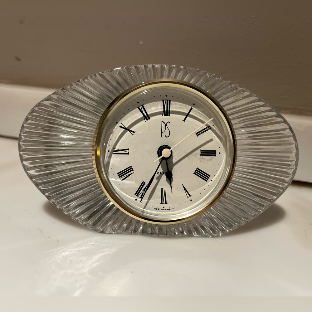 *VINTAGE* Elegant Glass Desk Clock with Gold Accents